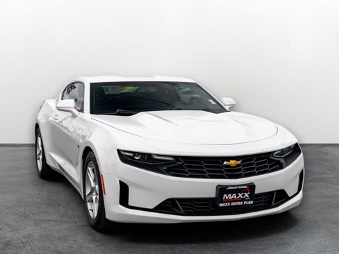 Used 2023 Chevrolet Camaro LT RWD image 1