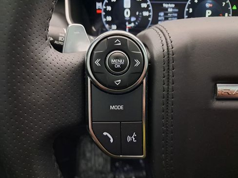 Used 2017 Land Rover Range Rover Sport SVR image 24
