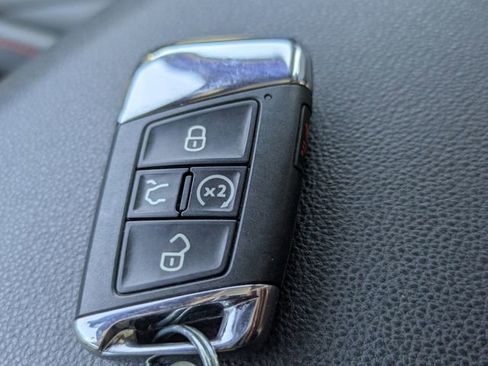 Certified 2025 Volkswagen Jetta GLI Autobahn image 31