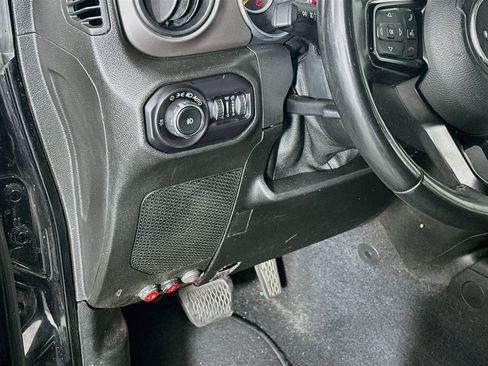 Used 2018 Jeep Wrangler Unlimited Sport S AWD/4WD image 16