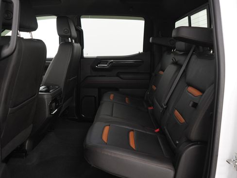 Used 2022 GMC Sierra 1500 AT4 w/ AT4 Preferred Package image 16