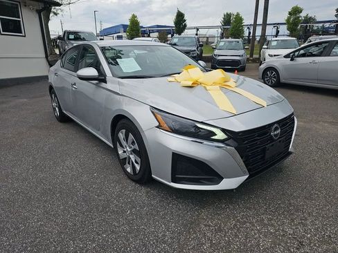 Used 2023 Nissan Altima 2.5 S image 7