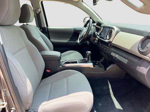 Used 2020 Toyota Tacoma SR5 RWD image 26