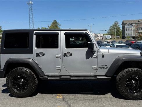 Used 2011 Jeep Wrangler Unlimited Sport AWD/4WD image 6