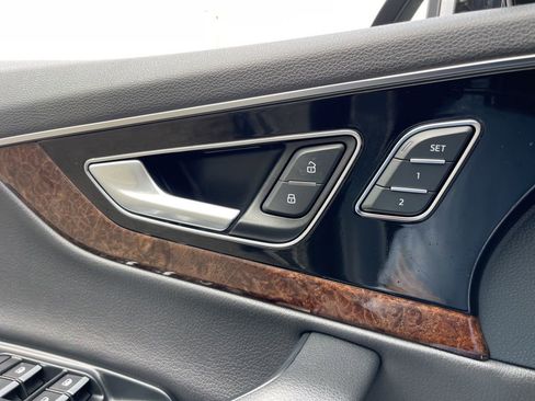 Used 2019 Audi Q7 3.0T Prestige image 18