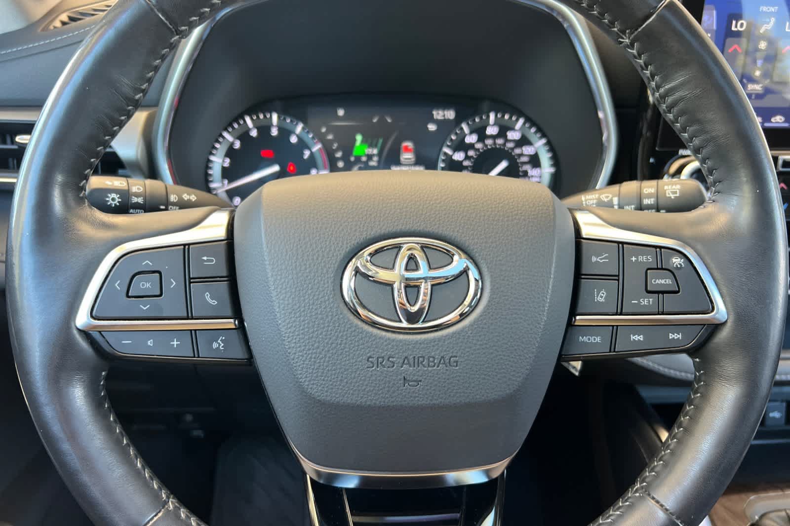 Used 2021 Toyota Highlander Limited AWD/4WD image 28