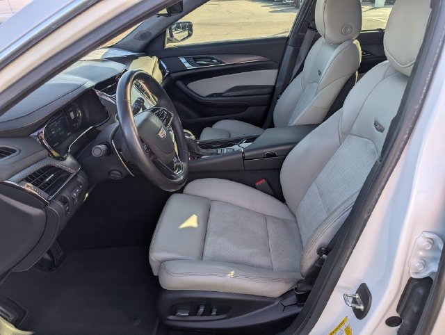 Used 2019 Cadillac CTS V w/ Luxury Package RWD image 12