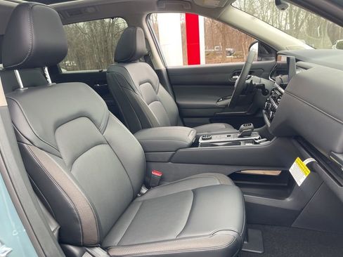 New 2026 Nissan Pathfinder SL image 21