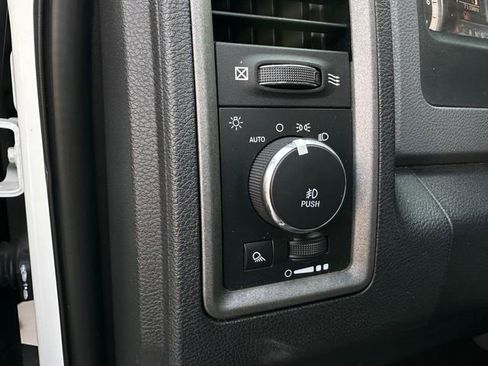 Used 2018 RAM 1500 Express image 15