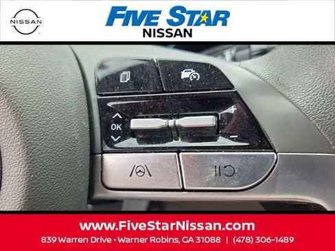 Used 2024 Hyundai Elantra SEL FWD image 24