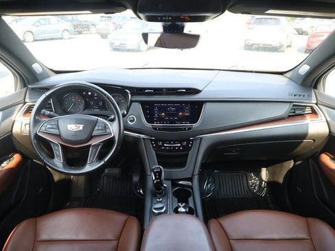 Used 2023 Cadillac XT5 Premium Luxury w/ Technology Package AWD/4WD image 6