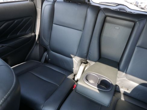 Used 2019 Mitsubishi Outlander GT AWD/4WD image 12
