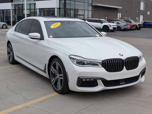 Used 2019 BMW 750i xDrive w/ Executive Package AWD/4WD image 7