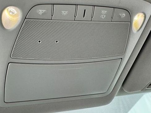 Used 2017 Nissan Rogue SV w/ SV Premium Package AWD/4WD image 30