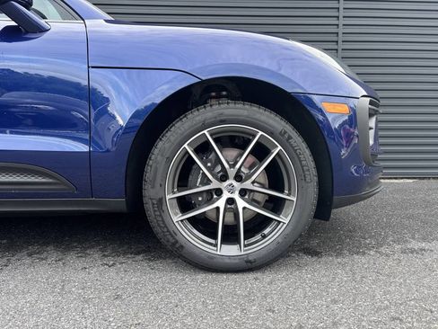 Certified 2026 Porsche Macan Premium Package Plus image 7