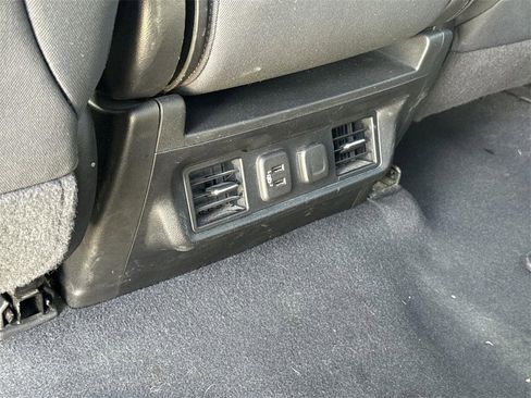 Used 2022 Chevrolet Silverado 1500 LT image 19