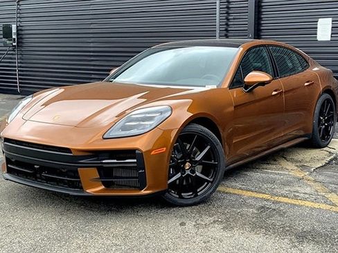 New 2025 Porsche Panamera 4 image 1