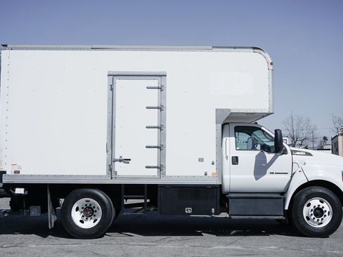 Used 2016 Ford F650 2WD Regular Cab Super Duty image 16