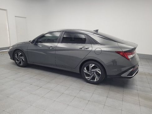 Used 2024 Hyundai Elantra SEL w/ Convenience Package FWD image 3