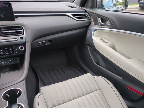 Used 2025 Genesis G70 2.5T w/ Sport Prestige Package image 15