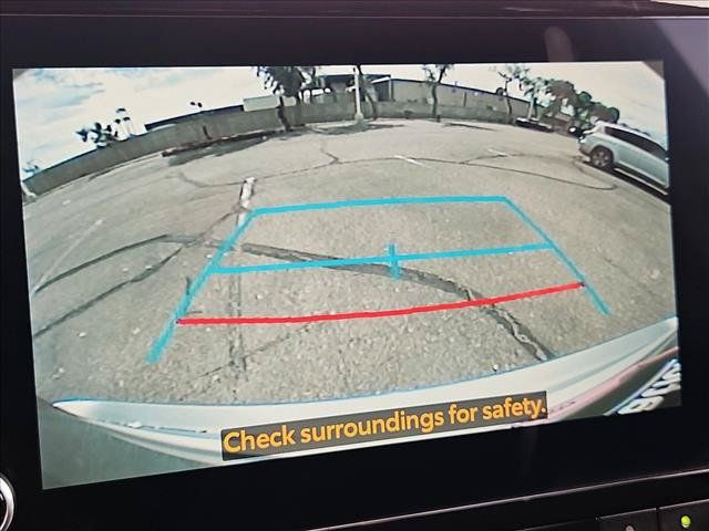 Used 2025 Toyota Highlander LE FWD image 19
