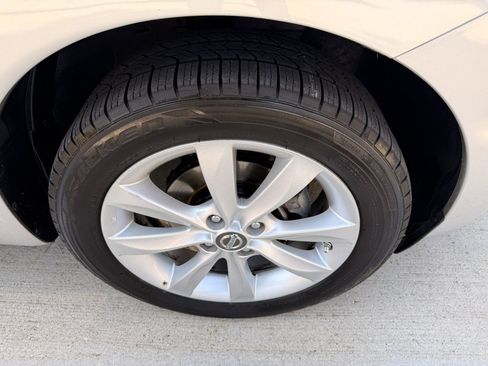 Used 2015 Nissan Versa Note FWD image 14