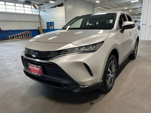 Used 2021 Toyota Venza LE w/ Carpet Mat Package (TMS) AWD/4WD image 7