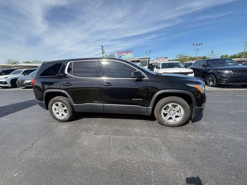 Used 2019 GMC Acadia SLE image 2
