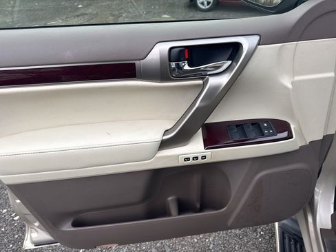 Used 2014 Lexus GX 460 Luxury image 22