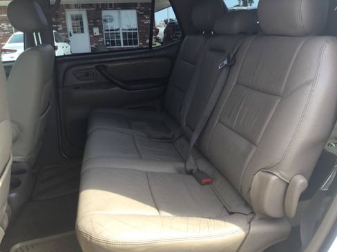 Used 2004 Toyota Sequoia SR5 RWD image 38