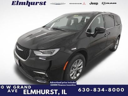 New 2026 Chrysler Pacifica Select