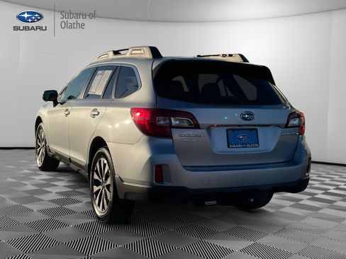 Used 2015 Subaru Outback 2.5i Limited image 9