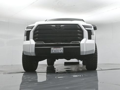 Used 2024 Toyota Tundra Limited AWD/4WD image 45