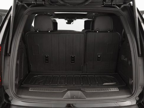 Used 2024 GMC Yukon Denali w/ Advanced Technology Package image 28