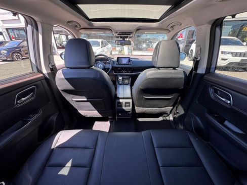 Used 2021 Nissan Rogue SL image 9