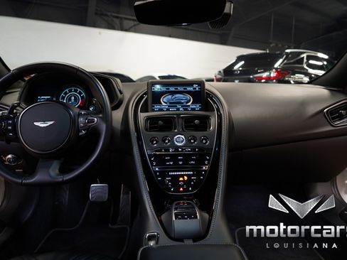 Used 2018 Aston Martin DB11 Coupe image 37