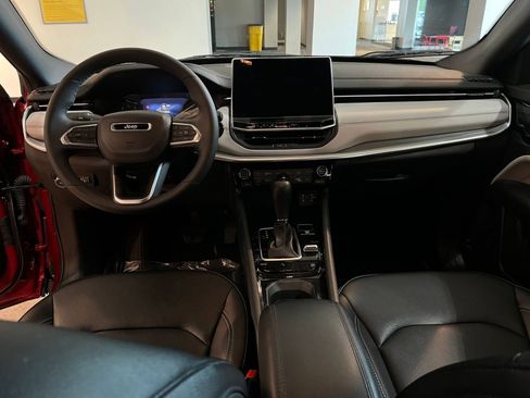 Used 2025 Jeep Compass Limited AWD/4WD image 33