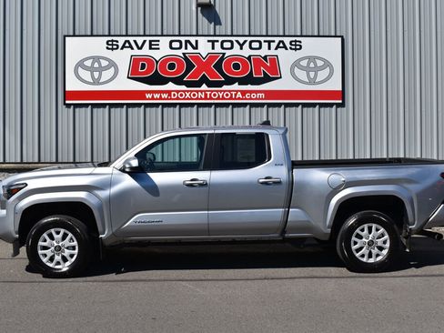 Certified 2024 Toyota Tacoma SR5 image 3