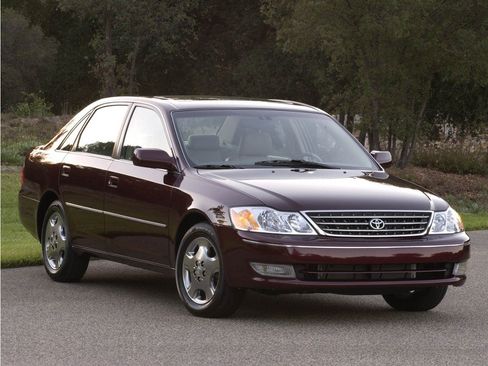 Used 2004 Toyota Avalon XLS FWD image 1
