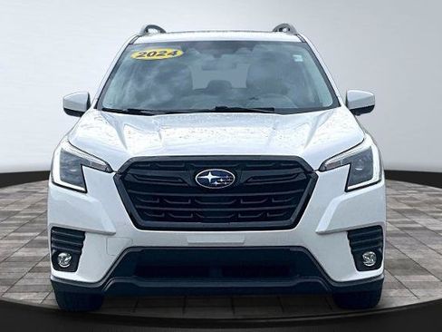 Used 2024 Subaru Forester Premium AWD/4WD image 3