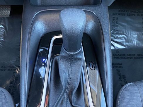 Certified 2025 Toyota Corolla LE image 31