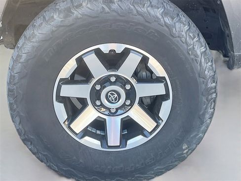 Used 2020 Toyota 4Runner TRD Off-Road Premium image 32