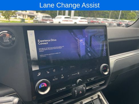 Used 2025 Lexus GX 550 w/ Accessory Package (2T) AWD/4WD image 17