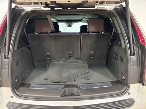 Used 2023 Cadillac Escalade Premium Luxury Platinum AWD/4WD image 46