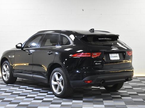 Used 2018 Jaguar F-PACE Premium image 3