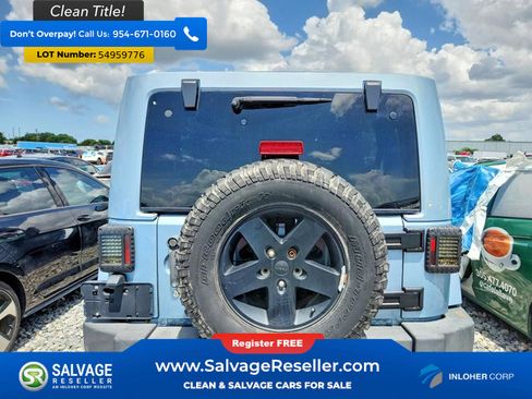 Used 2012 Jeep Wrangler Unlimited Sahara AWD/4WD image 8