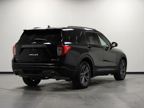 Used 2023 Ford Explorer XLT w/ Equipment Group 202A image 4