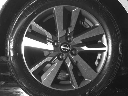 Used 2025 Nissan Versa SV image 15