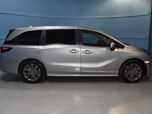Used 2026 Honda Odyssey Touring image 25
