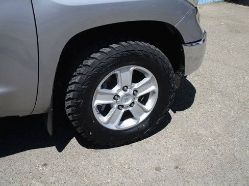 Used 2014 Toyota Tundra SR5 w/ SR5 Upgrade Package RWD image 19